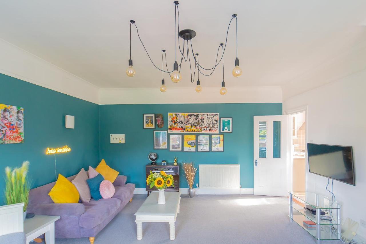 Spacious Split Level Flat In Great Location Portsmouth Exterior photo